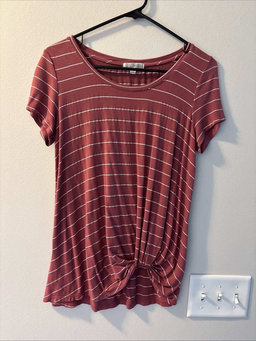 Nine Britton Rose-Striped Knot Front Short Sleeve Tee